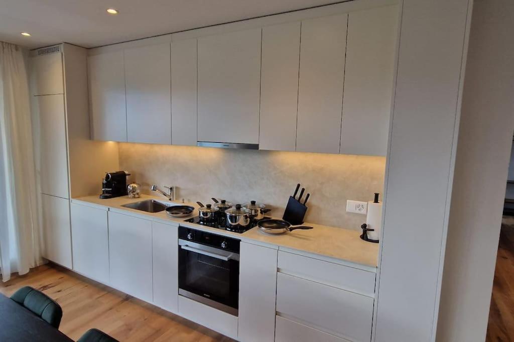 Visionary Hospitality Rothenburg, Lucerne - Premium Apartments With Free Parking, Washer, Kitchen, Terrace, 15' City Luaran gambar